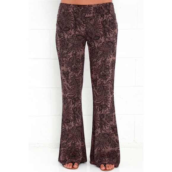 Lulu's Benny O'Neill Mauve Print Flare Pants - Picture 3 of 7